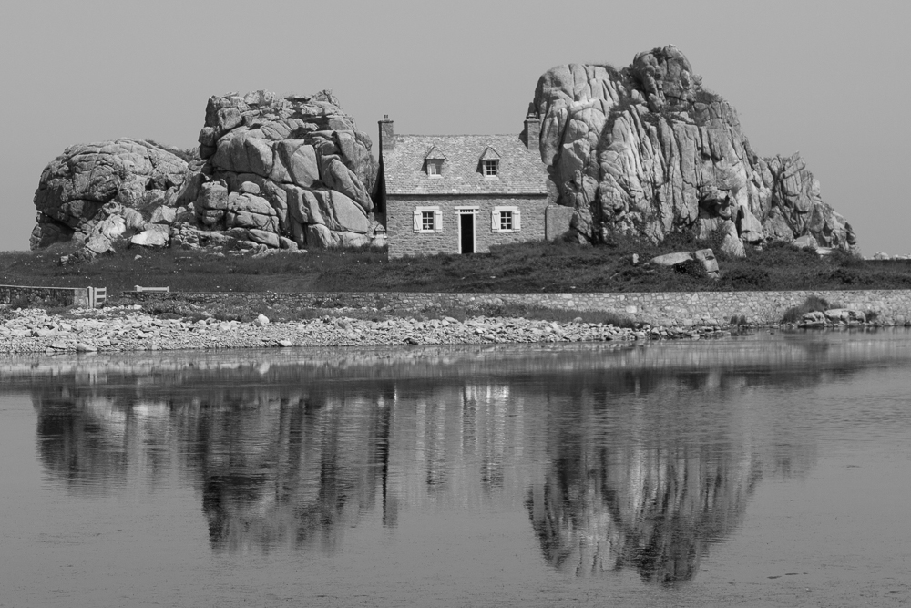 the house between the rocks.jpg